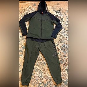 Nike Full Zip Sweat Tracksuit - Large